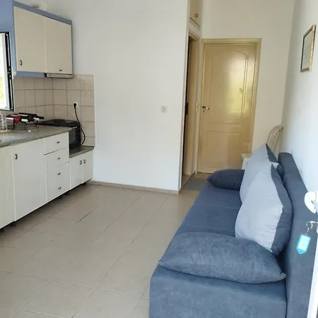 Eirini Apts On The Lägenhet Psari Forada