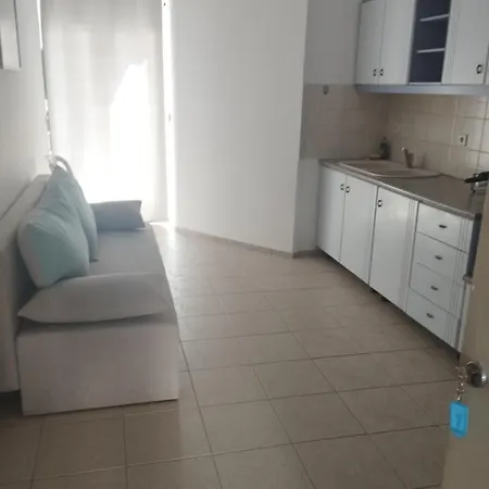 Apartament Eirini Apts On The