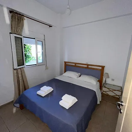 Apartament Eirini Apts On The